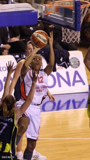 Kathy Wambe vise d'abord le Scudetto (photo: FIBA Europe.com) Kathy Wambe vise d'abord le Scudetto (photo: FIBA Europe.com)