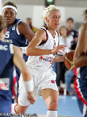 Gunta Basko emmène les Lettones dans le top 4 (photo: FIBAEurope/Castoria) Gunta Basko emmène les Lettones dans le top 4 (photo: FIBAEurope/Castoria)