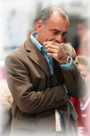 Laurent Buffard, soucieux, pas sur la défaite sur la manière en 2e mi-temps (photo:Ann Dee) Laurent Buffard, soucieux, pas sur la défaite sur la manière en 2e mi-temps (photo:Ann Dee)