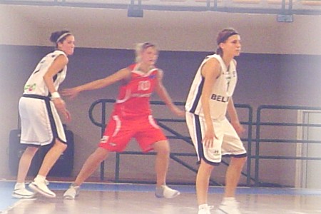 Sara Leemans (11pts) affiche aussi un 3/12, un meilleur pourcentage global de l'équipe sera nécessaire face au Monténégro Sara Leemans (11pts) affiche aussi un 3/12, un meilleur pourcentage global de l'équipe sera nécessaire face au Monténégro