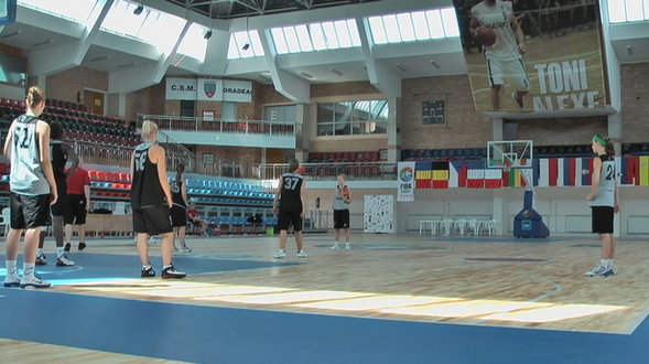 Entraînement en fin de matinée dans l'Arena Toni Alexe