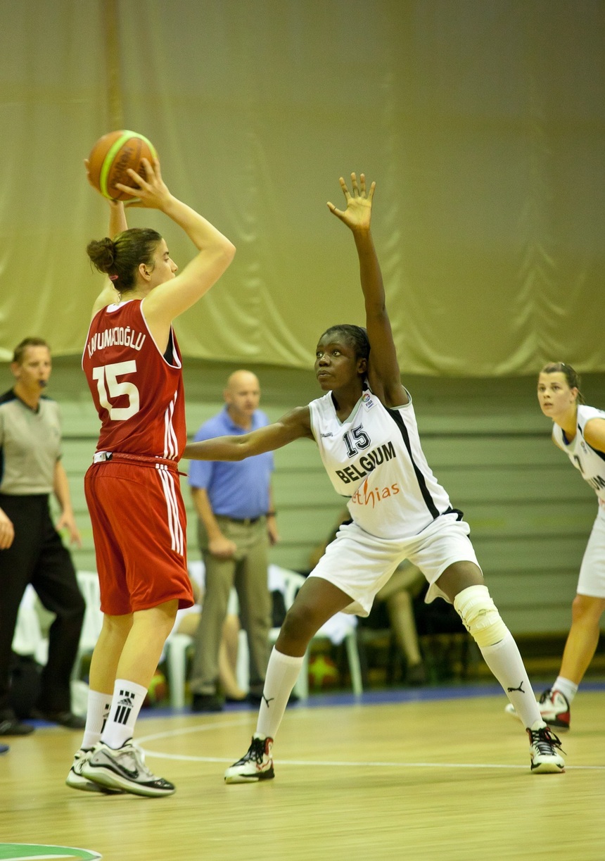 Hatti Bende Belobi (photo: www.totalbaschet.ro) Hatti Bende Belobi (photo: www.totalbaschet.ro)