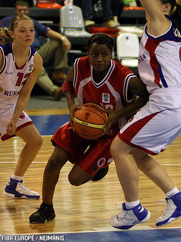 Noémie Mayombo sous le maillot national (photo: FIBAEurope/Neimanis)