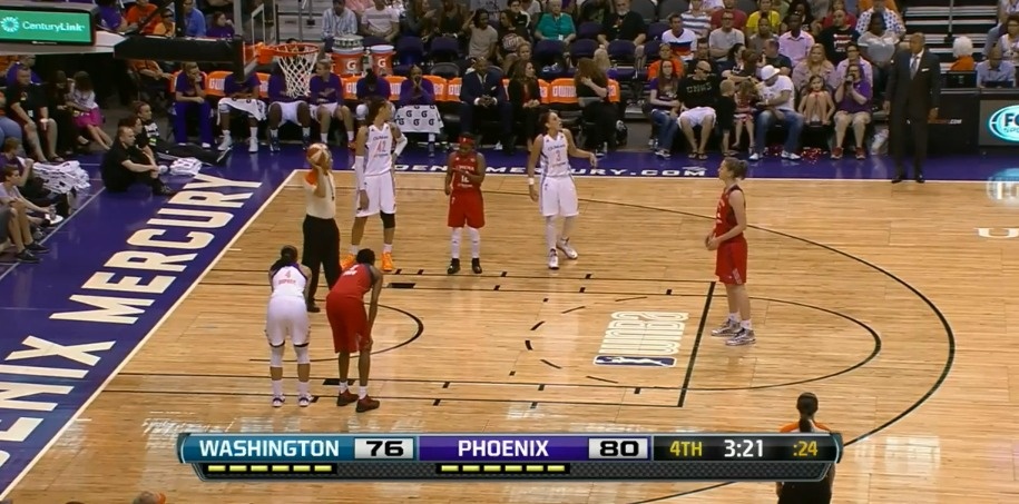 Washington Mystics se rapproche à 2 points sur deux lancers d'Emma Meesseman (photo: WNBA.com) Washington Mystics se rapproche à 2 points sur deux lancers d'Emma Meesseman (photo: WNBA.com)