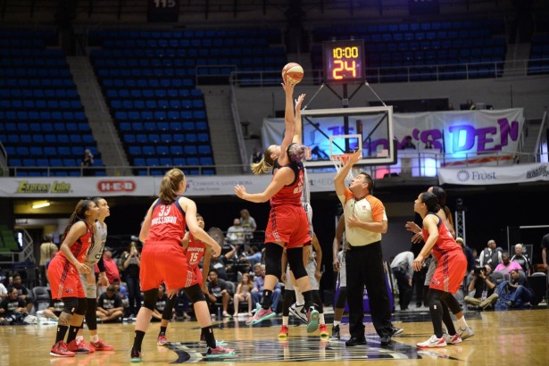 WNBA - Washington (Meesseman 10 pts, 6 rbds) s'incline à Chicago