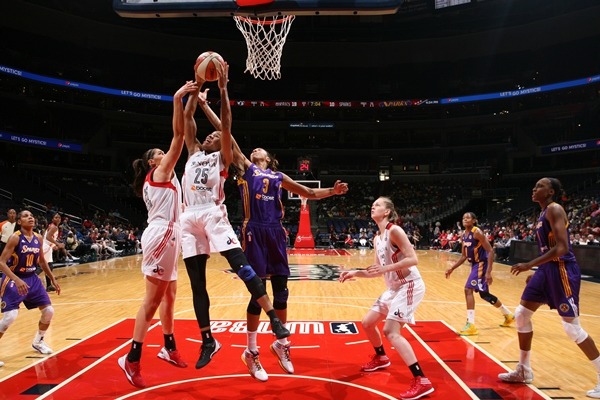 Emma Meesseman (Washington Mystics) vs LA Sparks