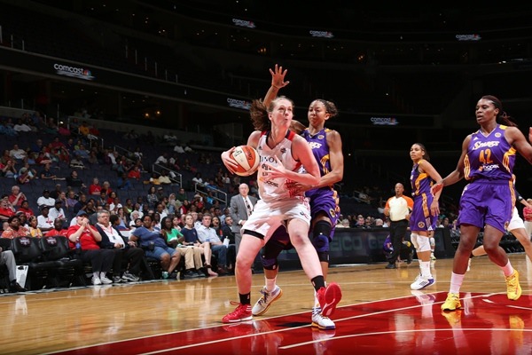 Emma Meesseman (Washington Mystics) vs LA Sparks