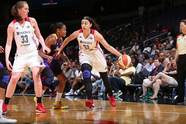 Emma Meesseman (Washington Mystics) vs LA Sparks