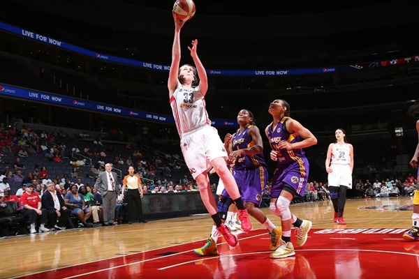 Emma Meesseman (Washington Mystics) vs LA Sparks