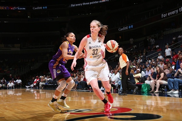 Emma Meesseman (Washington Mystics) vs LA Sparks