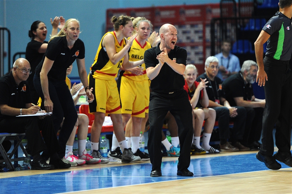 Arvid Diels pousse ses joueuses vers le top 8 mondial ! (photo: FIBA.com) Arvid Diels pousse ses joueuses vers le top 8 mondial ! (photo: FIBA.com)