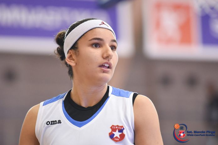 Hind Ben Abdelkader en grande forme déjà (photo: basketligakobiet.pl) Hind Ben Abdelkader en grande forme déjà (photo: basketligakobiet.pl)