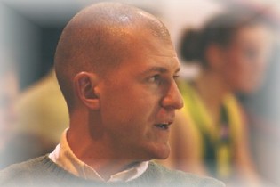 Une victoire qui fait du bien pour Arvid Diels et ses joueuses Une victoire qui fait du bien pour Arvid Diels et ses joueuses