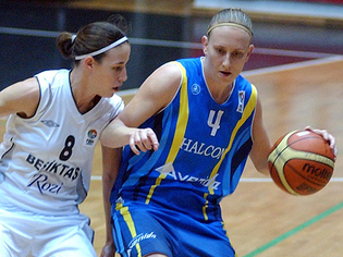Anke De Mondt joue les premiers rôles avec Salamanque (photo: FIBA Europe) Anke De Mondt joue les premiers rôles avec Salamanque (photo: FIBA Europe)