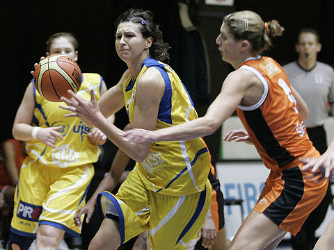 A surveiller par les St-Servaitoises, l'intérieure internationale Michala Hartigova (1m92) qui jouait à l'USK Prague l'an dernier (photo: FIBA Europe)