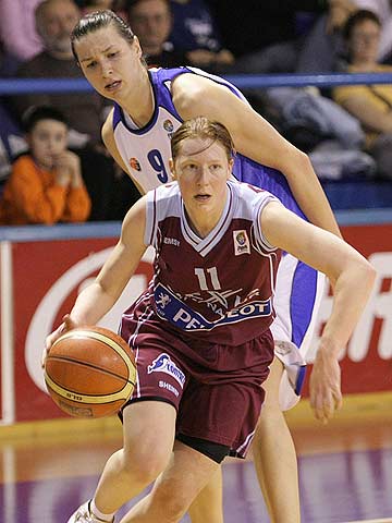 Stéphanie Dubuc et Dexia Namur en position confortable (photo: FIBA Europe.com)