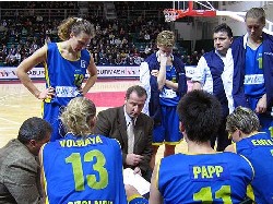 Presque seul le coach est resté... Presque seul le coach est resté...