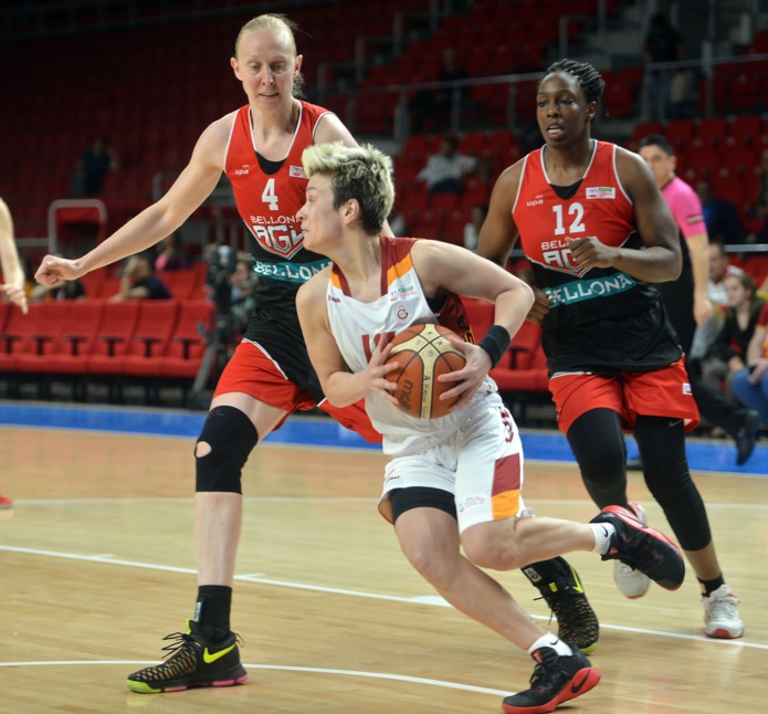 Ann Wauters face à Galatasaray (photo: @GSBasketbol) Ann Wauters face à Galatasaray (photo: @GSBasketbol)