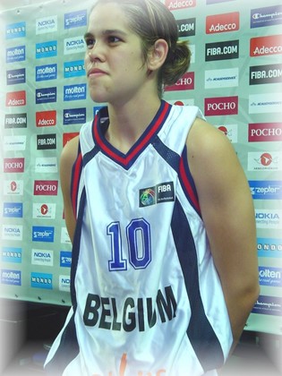 Virginie Michiels (Jeugd Gentson) s'offre une nouvelle vie Virginie Michiels (Jeugd Gentson) s'offre une nouvelle vie