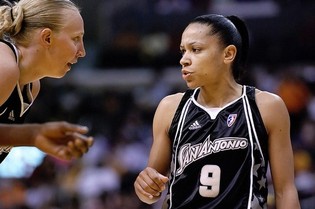 Edwige Lawson (photo: WNBA.com) a passé une partie de l'été avec Ann Wauters à San Antonio Silver Stars Edwige Lawson (photo: WNBA.com) a passé une partie de l'été avec Ann Wauters à San Antonio Silver Stars