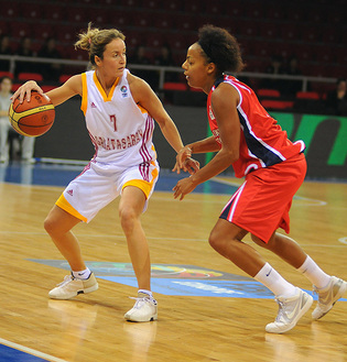 Kathy Wambe (Taranto), ici face à Galatassaray (photo: FIBA Europe.com) Kathy Wambe (Taranto), ici face à Galatassaray (photo: FIBA Europe.com)