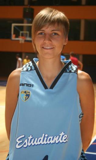 Une brève apparition sous le maillot d'Estudiantes pour Sara Leemans (photo: clubestudiantes.com) Une brève apparition sous le maillot d'Estudiantes pour Sara Leemans (photo: clubestudiantes.com)