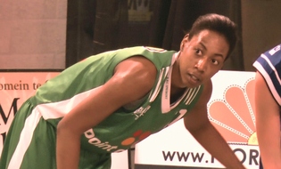 Lakisha Freeman, arrivée en début de saison, est remplacée. Lakisha Freeman, arrivée en début de saison, est remplacée.