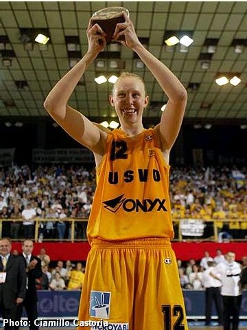 Ann Wauters, géant! (www.fibaeurope.com) Ann Wauters, géant! (www.fibaeurope.com)
