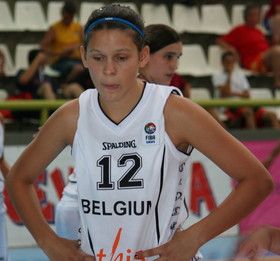 Caroline Bourlioux et ses coéquipières à la recherche d'une première victoire (photo: www.womensbasketball-in-france.com)
