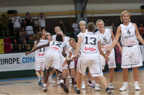 Le coach carolo attend que ses filles montent leur niveau (photo: FIBA Europe/MEGAPRESS/Lefteris Damianidis) Le coach carolo attend que ses filles montent leur niveau (photo: FIBA Europe/MEGAPRESS/Lefteris Damianidis)