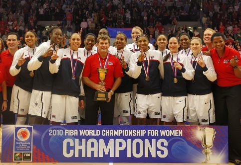 Les Etats-Unis en or (photo: FIBA.com) Les Etats-Unis en or (photo: FIBA.com)