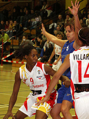 Rhona McKenzie, une Canadienne à Houthalen (photo: FIBA Europe.com) Rhona McKenzie, une Canadienne à Houthalen (photo: FIBA Europe.com)