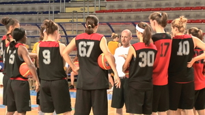 Arvid Diels exigeant avec ses joueuses Arvid Diels exigeant avec ses joueuses