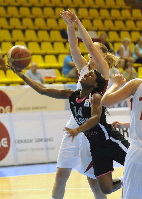 Difficile de passer lesTchèques mardi (photo: FIBA Europe / DENIS DUKOVSKI)