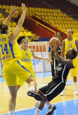 Fin de parcours pour Jana Raman, Noémie Mayombo & co (photo: FIBA Europe / DENIS DUKOVSKI)