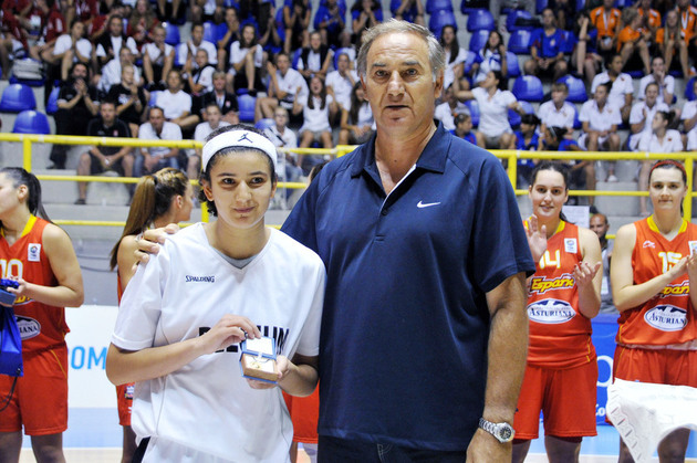 Hind Ben Abdelkader MVP ! (Crédits photos: FIBA Europe/Castoria/Gregolin) Hind Ben Abdelkader MVP ! (Crédits photos: FIBA Europe/Castoria/Gregolin)