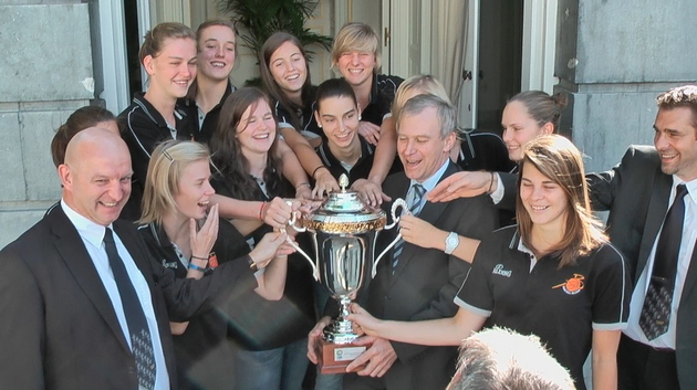 Les U18 reçues au Lambermont par le Premier ministre, Yves Leterme Les U18 reçues au Lambermont par le Premier ministre, Yves Leterme