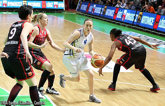 Anke De Mondt lors de la finale victorieuse en Euroligue (photo: FIBA Europe/Ciamillo - Castoria) Anke De Mondt lors de la finale victorieuse en Euroligue (photo: FIBA Europe/Ciamillo - Castoria)