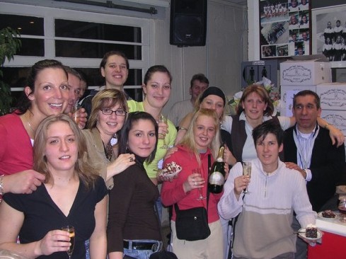 Champagne pour les Spirou Girls (photo: www.spirougirls.be) Champagne pour les Spirou Girls (photo: www.spirougirls.be)