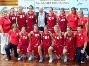 Photo: One team, one goal Photo: One team, one goal