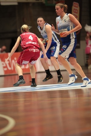 Audrey Salvi et Annelies Blommaers enregistrent une 9e victoire (photo: D.Dumoulin) Audrey Salvi et Annelies Blommaers enregistrent une 9e victoire (photo: D.Dumoulin)