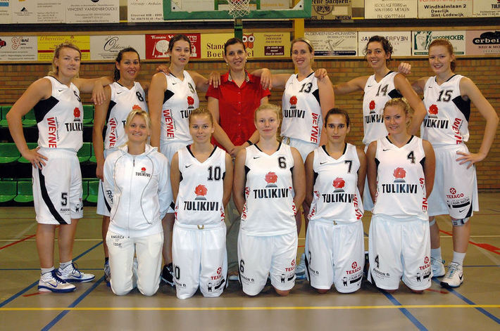 ... ni pour Tulikivi Deerlijk, quoiqu'il arrive... (photo: http://www.damesbasketdeerlijk.be) ... ni pour Tulikivi Deerlijk, quoiqu'il arrive... (photo: http://www.damesbasketdeerlijk.be)