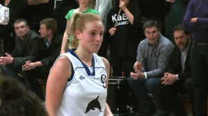 Le petit sourire en coin pour Vreny Van Driel qui sait que la victoire est en poche Le petit sourire en coin pour Vreny Van Driel qui sait que la victoire est en poche