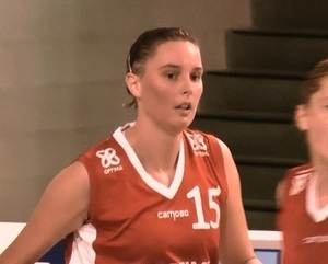Ellen De Stoop ne voulait pas terminer sa carrière sur une blessure, l'intérieure gantoise rempile une saison à Declercq Stortbeton Waregem Ellen De Stoop ne voulait pas terminer sa carrière sur une blessure, l'intérieure gantoise rempile une saison à Declercq Stortbeton Waregem