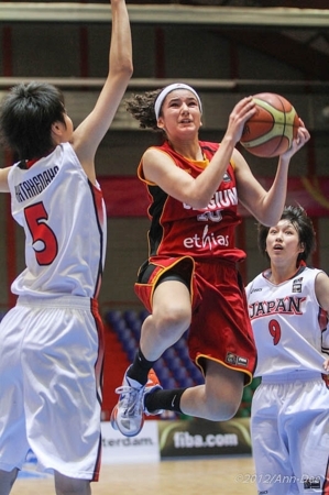 Hind Ben Abdelkader, une nouvelle énergie en seconde période (photo: Ann-Dee Lamour) Hind Ben Abdelkader, une nouvelle énergie en seconde période (photo: Ann-Dee Lamour)