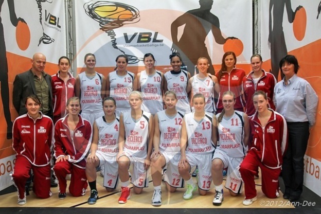 Declercq Stortbeton Waregem 2012/2013 (photo: Ann-Dee Lamour/Basketfeminin.com) Declercq Stortbeton Waregem 2012/2013 (photo: Ann-Dee Lamour/Basketfeminin.com)