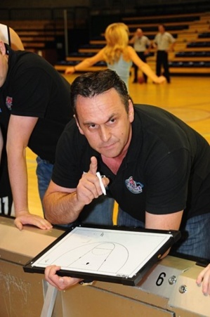 Frank De Brucker, nouveau coach de BG Willebroek Frank De Brucker, nouveau coach de BG Willebroek