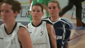 Jasmina Rosseel (au centre) a frappé durant le dernier quart-temps Jasmina Rosseel (au centre) a frappé durant le dernier quart-temps