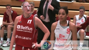 Laurence Van Malderen (en rouge): 14 points en seconde mi-temps face à SKW. Laurence Van Malderen (en rouge): 14 points en seconde mi-temps face à SKW.