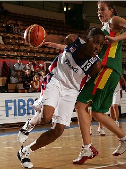 Sandrine Gruda (photo: FIBAEurope.com) Sandrine Gruda (photo: FIBAEurope.com)